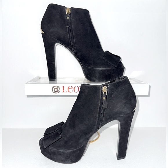Louis Vuitton Black Suede Bow Peep Toe Ankle Booties Size 39 - Picture 1 of 13